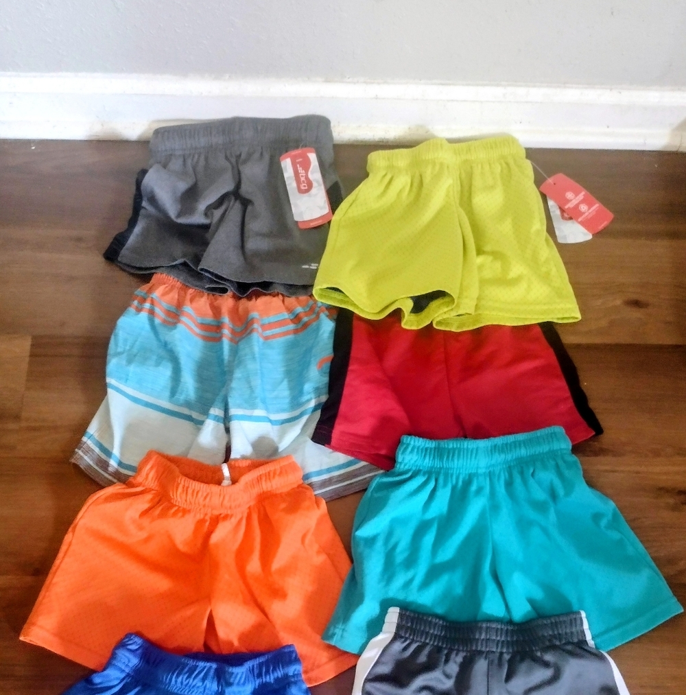 Boys 8p Mixed Lot Shorts Size 4/5 - Picture 2 of 3